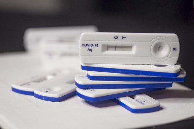 医療 看護 介護 無料 写真 イラスト 素材 ウイルス バイ菌 コロナ COVID 19 検査キット Inspection kit