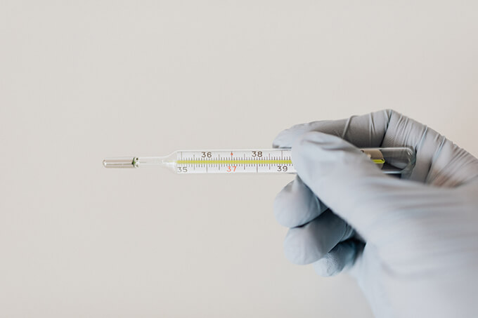 医療 看護 介護 無料 写真 イラスト 素材 ウイルス バイ菌 コロナ COVID 19 水銀体温計 Mercury thermometer