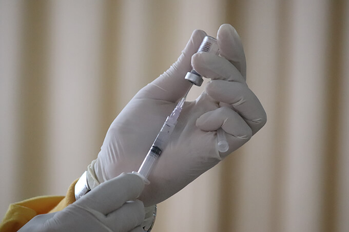 医療 看護 介護 無料 写真 イラスト 素材 ウイルス バイ菌 コロナ COVID 19 ワクチン バイアル Vaccine vial