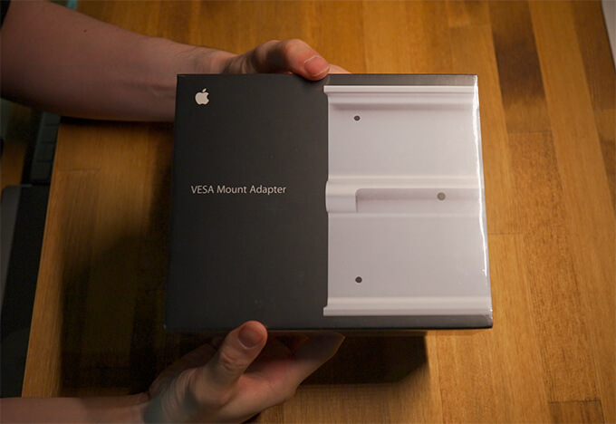 Apple VESA Mount Adapter kit 取り付け 装着 方法