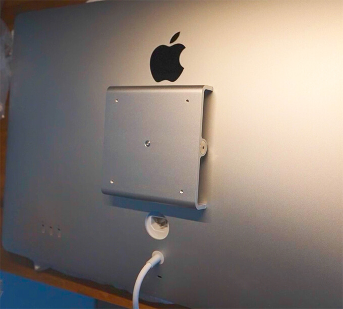 Apple VESA Mount Adapter iMac LED Cinema Display 装着 取り付け 方法